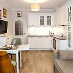 Stylish 1br Steps From Sea Garden I By Flat Mаnager Apartmán Varna