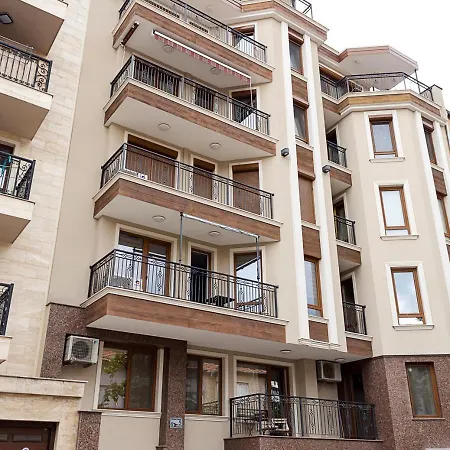 Stylish 1br Steps From Sea Garden I By Flat Mаnager Apartmán
