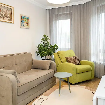 Stylish 1br Steps From Sea Garden I By Flat Mаnager