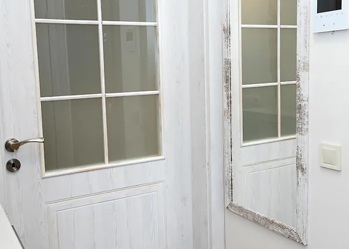 Stylish 1br Steps From Sea Garden I By Flat Mаnager * וארנה